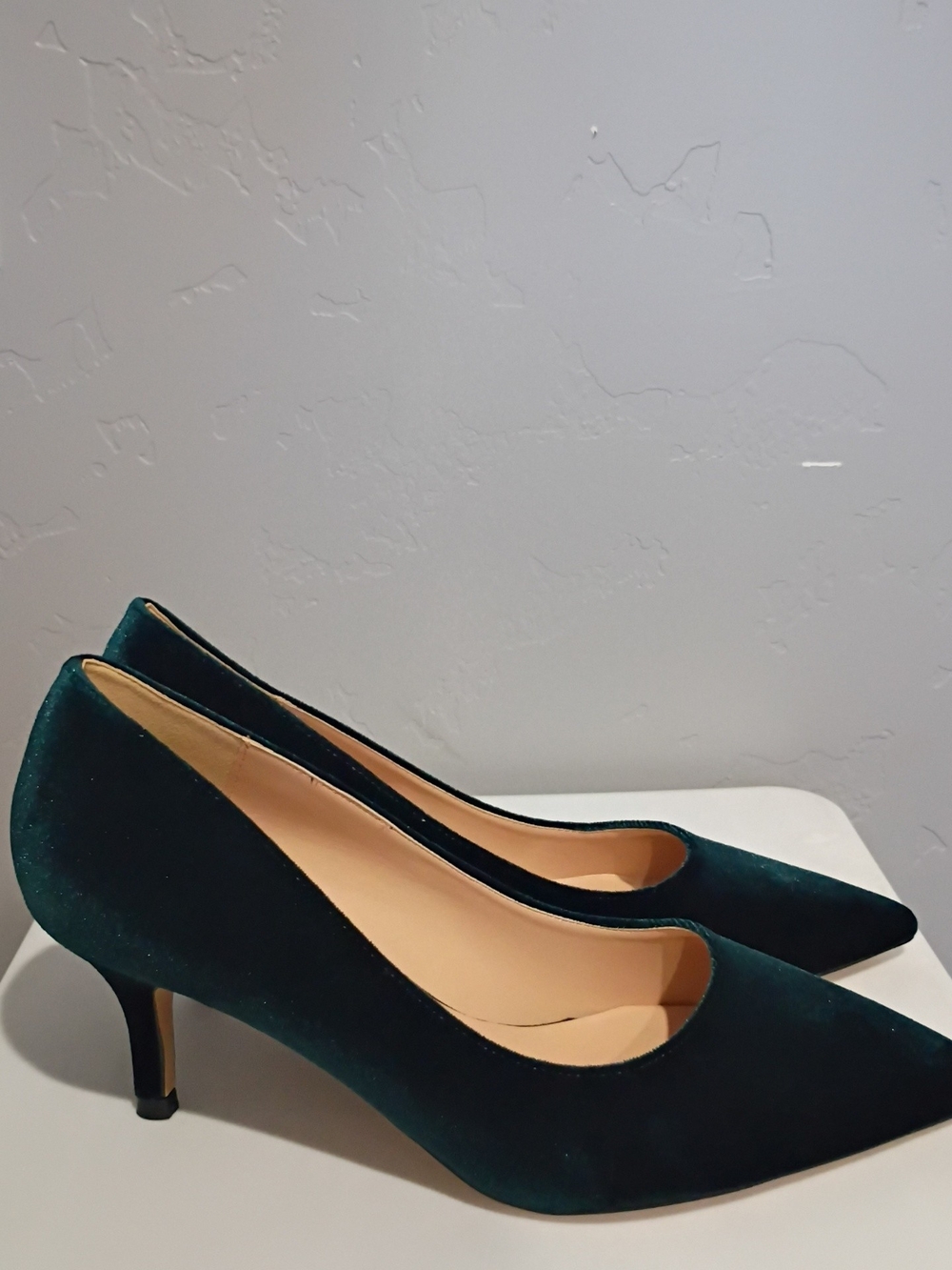 Classic Women's Pointed-Toe Dark Green Velvet-Newbella